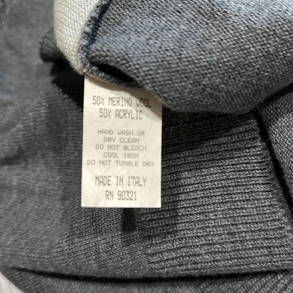 Merino wool and acrylic gray and black long sleeve sweater size Medium - Picture 5 of 5